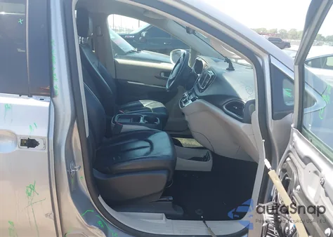 2018 Chrysler Pacifica Touring L from USA, damaged, VIN 2C4RC1BG1JR211441